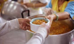 Autobus ciepła w Rzeszowie. Posiłki dla potrzebujących