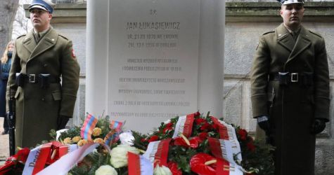 Warszawa: szczątki prof. Jana Łukasiewicza spoczęły na Powązkach