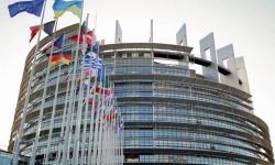 Parlament Europejski przyjął rezolucję uznającą Rosję za państwo sponsorujące terroryzm