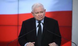 Prezes PiS: nie rozumiem, dlaczego w rocznicę uzyskania przez Polki praw obywatelskich, mają się odbywać demonstracje pod moim domem