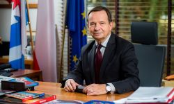 Marszałek zarobi więcej. Radni za wyrównaniem pensji