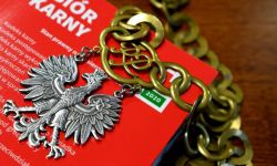 Przemyśl: dziadek skazany na 3,5 roku więzienia za gwałcenie 6-letniej wnuczki