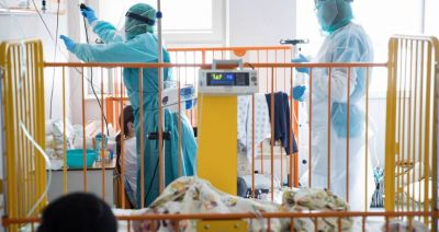 W wielu miastach oddziały pediatryczne są obłożone. Powodem kumulacja zachorowań na COVID-19, grypę i RSV