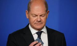 Kanclerz Scholz: będę nadal rozmawiał z Putinem