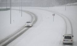 RCB ostrzega przed silnym wiatrem, zawiejami i zamieciami śnieżnymi