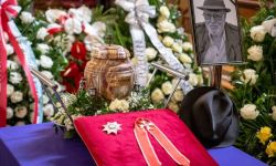 Jan Nowicki spoczął na cmentarzu w Kowalu