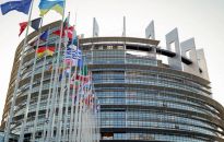 PE przyjął rezolucję w sprawie podejrzeń o korupcję, domaga się: zawieszenia rozmów z Katarem o wizach i połączeniach lotniczych, zakazu darowizn z krajów trzecich na rzecz posłów