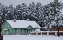 Plebania z Ostrów Tuszowskich prawie gotowa. W muzeum w Kolbuszowej