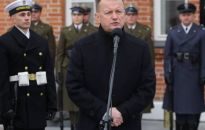 Szef MON: Obowiązkiem państwa jest pamięć o poległych i dbałość o ich bliskich