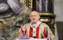 Kard. Nycz: wielu próbuje Boże Narodzenie zrobić świętami zimowymi; nie wolno do tego dopuścić