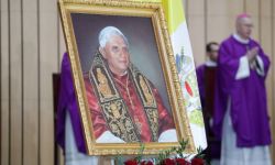 Abp Gądecki: Benedykt XVI z doświadczenia życia wyniósł przekonanie o konieczności więzi między wiarą a rozumem