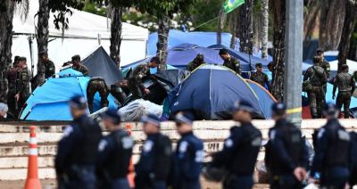 Brazylia: ponad 1200 prawicowych radykałów zatrzymanych przez żandarmerię po niedzielnym ataku na państwowe budynki