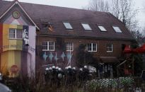 Niemcy: policja likwiduje barykady i wyprowadza aktywistów z okupowanej przez nich wioski Luetzerath