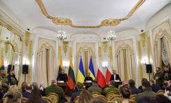 Prezydenci Polski, Litwy i i Ukrainy podpisali we Lwowie Wspólną Deklarację Prezydentów Trójkąta Lubelskiego