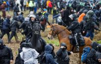 Niemcy: manifestacja przeciwko wyburzeniu wioski Luetzerath, która ma ustąpić miejsca kopalni; starcia z policją