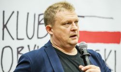 Tomasz Piątek w Rzeszowie. Z książką "Kaczyński i jego pajęczyna"