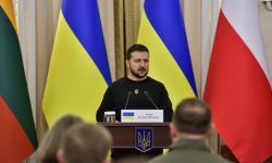 Zełenski: urzędnicy państwowi mogą opuszczać kraj tylko w celach służbowych