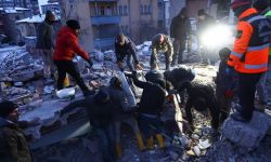 Turcja i Syria: liczba ofiar śmiertelnych trzęsienia ziemi przekroczyła 9,6 tys.