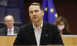 CBA kontroluje oświadczenia majątkowe europosła Radosława Sikorskiego