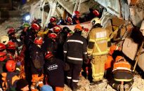 Polscy strażacy wydobyli dwunastą osobę spod gruzów budynku w Turcji