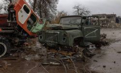 Ukraiński sztab generalny: Rosjanie stracili 900 żołnierzy; kontynuują ataki na wschodzie kraju