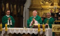 Bp Kamiński do chorych: ofiarujcie swoje cierpienie za Kościół, ojczyznę i ustanie wojny na Ukrainie