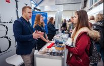 Informatyka, prawo, mundur? Hity na targach edukacyjnych