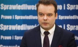 Rzecznik PiS: Walczyli z Janem Pawłem II za życia i walczą po śmierci