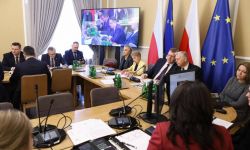 P. Gliński o ataku na papieża: to atak na Polskę na rację stanu