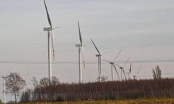 W ustawie wiatrakowej zostaje 700 m. Posłowie odrzucili poprawki Senatu