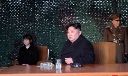 Korea Płn. wystrzeliła dwie rakiety z okrętu podwodnego - KCNA