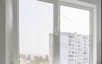 Jak wyciszyć okno od ulicy?