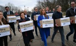 KO złożyła obywatelski projekt ustawy ws. refundacji procedury in vitro. Zebrano 500 tys. podpisów