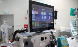 Minionej doby 2359 zakażeń koronawirusem; zmarło 13 osób z COVID-19