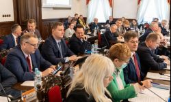 Radni Rzeszowa bronią Jana Pawła II uchwałami. Dwiema!