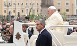 Watykan: tysiące wiernych na papieskiej mszy w Niedzielę Palmową