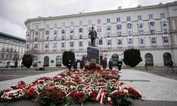 Prezes PiS i premier oddadzą hołd ofiarom w rocznicę katastrofy smoleńskiej. Główne obchody 16 kwietnia