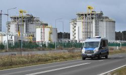 Szef MSWiA: od czwartku zakaz przebywania wokół terminalu LNG w Świnoujściu
