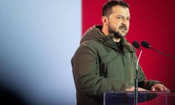 Prezydent Zełenski: jednoczymy się w żałobie z bratnim narodem polskim i czcimy pamięć ofiar zbrodni katyńskiej