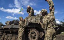 Źródła PAP: Francja nadal blokuje unijne finansowanie dostaw amunicji dla Ukrainy