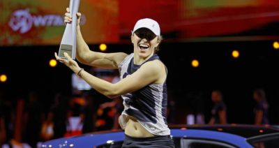 Turniej WTA w Stuttgarcie - Świątek pokonała w finale Sabalenkę