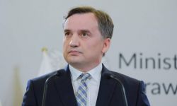 Ziobro: Prokuratura prowadzi postępowanie w sprawie szczątków powietrznego obiektu wojskowego