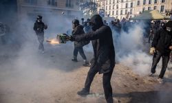 Francja: co najmniej 108 policjantów i żandarmów rannych na demonstracjach 1 Maja; prawica żąda rozwiązania lewicowych organizacji