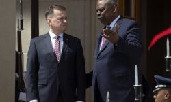 Wicepremier Błaszczak: USA udostępnią nam 8 śmigłowców Apache