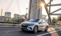 Zrozumieć elektromobilność - cykl Mercedes-Benz Polska. Zasięg samochodu elektrycznego ?