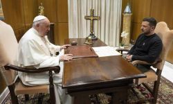 Watykan: papież spotkał się z prezydentem Zełenskim w sali przy Auli Pawła VI