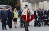 Włochy: polscy weterani wraz z przedstawicielami rządu i dyplomacji upamiętnili w Cassino gen. Andersa