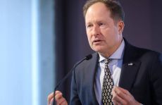 Brzezinski: rząd USA podziela obawy związane z ustawami, które mogą zmniejszyć możliwość wyborców głosowania na kandydatów, na których chcą głosować