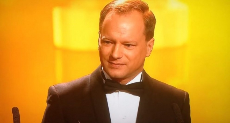 Tu polewy Stuhra i rechot komediantów