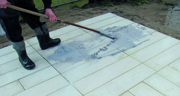 2 sposoby fugowania płyt tarasowych